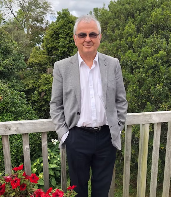 Neville Glaser - Authorised Financial Adviser and founder of Glaser Portfolio Indicators
